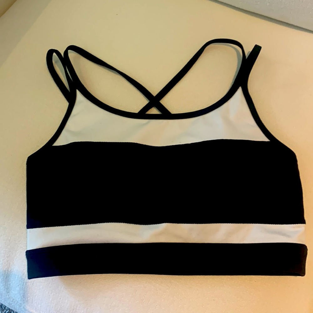 Mono b sports bra